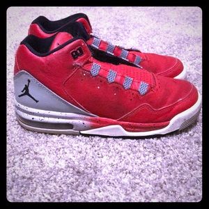 Jordan mid’s size 5 youth